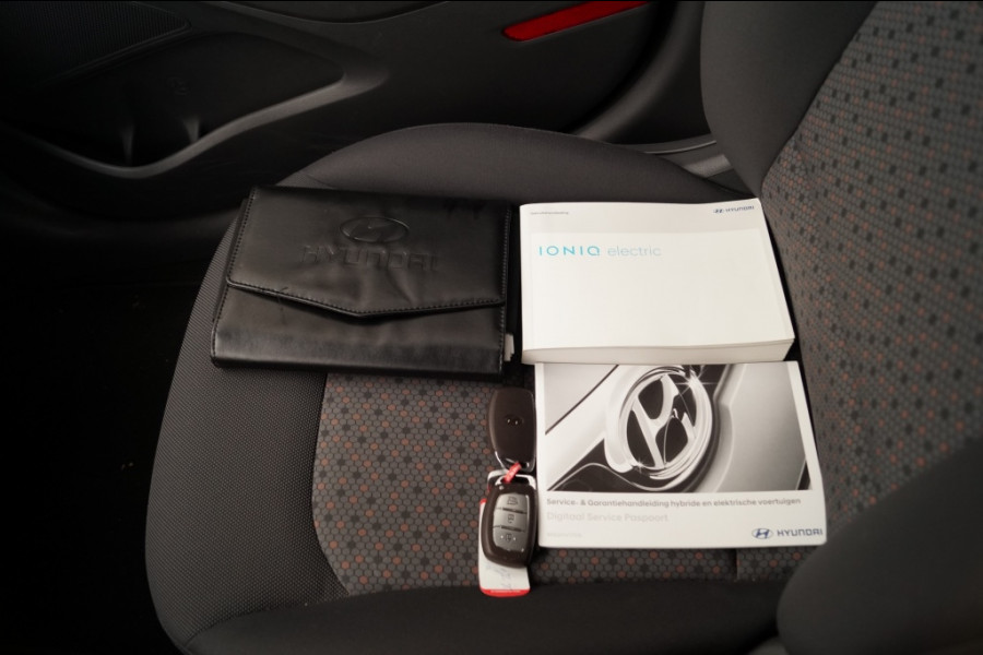 Hyundai IONIQ Comfort EV Limited Automaat -SOH100%-NAVI-ECC-PDC-