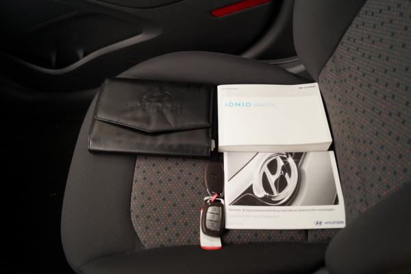 Hyundai IONIQ Comfort EV Limited Automaat -SOH100%-NAVI-ECC-PDC-