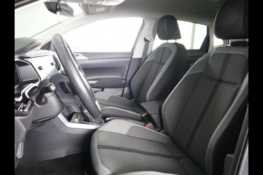 Volkswagen Polo 1.0 TSI Style 95 pk Automaat (DSG) | Navigatie | Parkeersensoren | Achteruitrijcamera | Adaptieve cruise control | Matrix LED koplampen | Stoelverwarming |