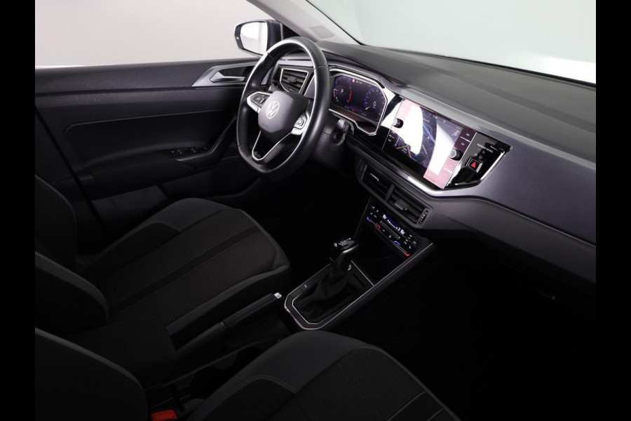 Volkswagen Polo 1.0 TSI Style 95 pk Automaat (DSG) | Navigatie | Parkeersensoren | Achteruitrijcamera | Adaptieve cruise control | Matrix LED koplampen | Stoelverwarming |