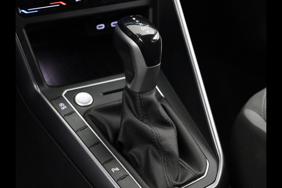 Volkswagen Polo 1.0 TSI Style 95 pk Automaat (DSG) | Navigatie | Parkeersensoren | Achteruitrijcamera | Adaptieve cruise control | Matrix LED koplampen | Stoelverwarming |