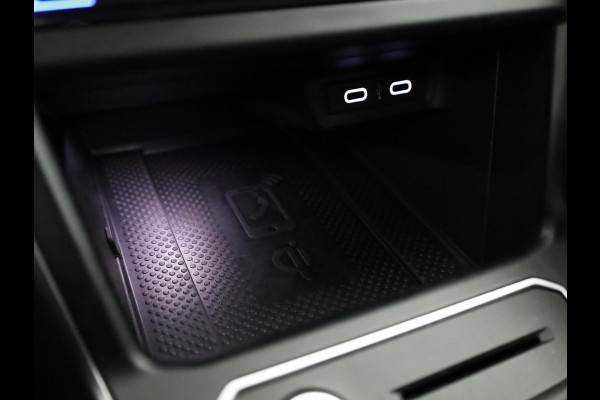 Volkswagen Polo 1.0 TSI Style 95 pk Automaat (DSG) | Navigatie | Parkeersensoren | Achteruitrijcamera | Adaptieve cruise control | Matrix LED koplampen | Stoelverwarming |