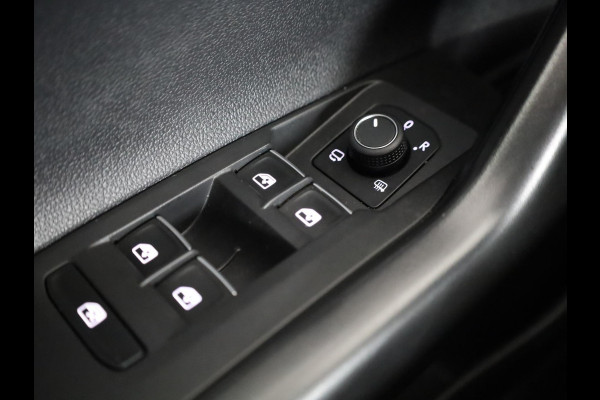 Volkswagen Polo 1.0 TSI Style 95 pk Automaat (DSG) | Navigatie | Parkeersensoren | Achteruitrijcamera | Adaptieve cruise control | Matrix LED koplampen | Stoelverwarming |