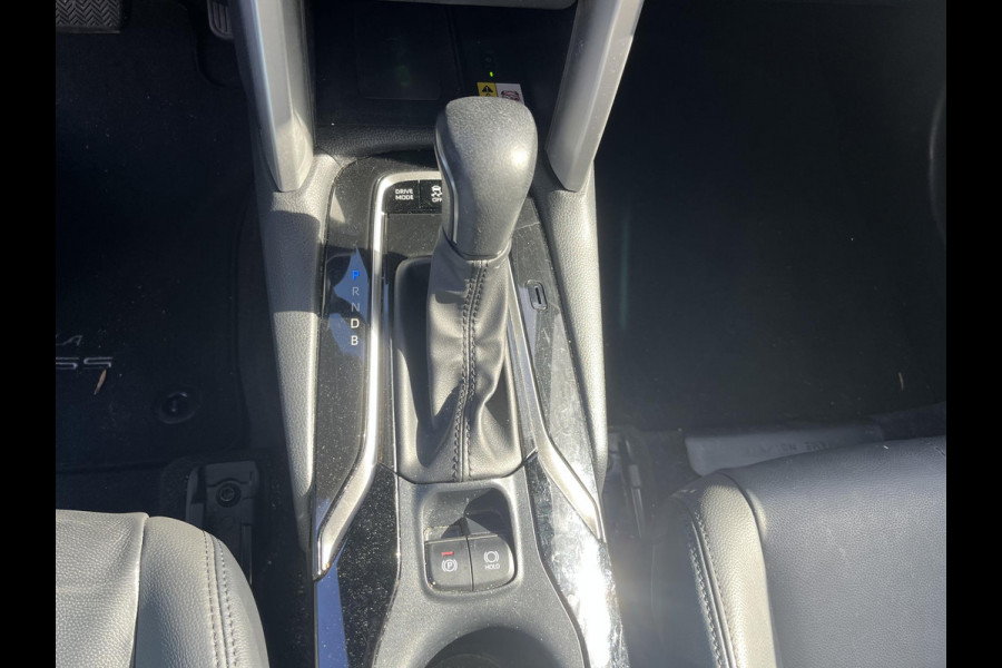 Toyota Corolla Cross 2.0 High Power Hybrid First Edition | Apple Carplay/Android Auto | voorstoelen verwarmd | Elektrische kofferbak | BSM