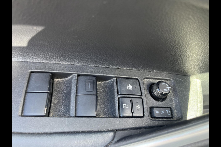 Toyota Corolla Cross 2.0 High Power Hybrid First Edition | Apple Carplay/Android Auto | voorstoelen verwarmd | Elektrische kofferbak | BSM