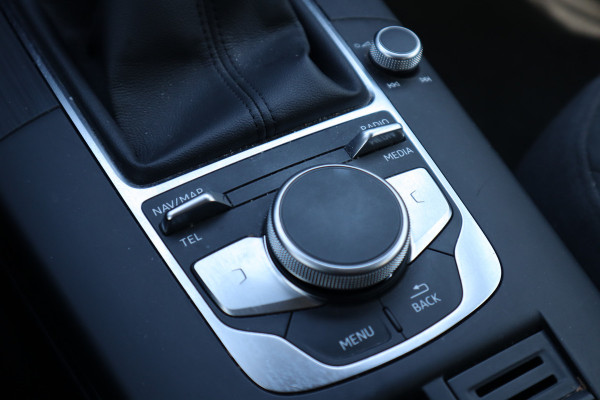 Audi A3 Limousine 30 TFSI Pro Line | Navi | Cruise control | DAB |