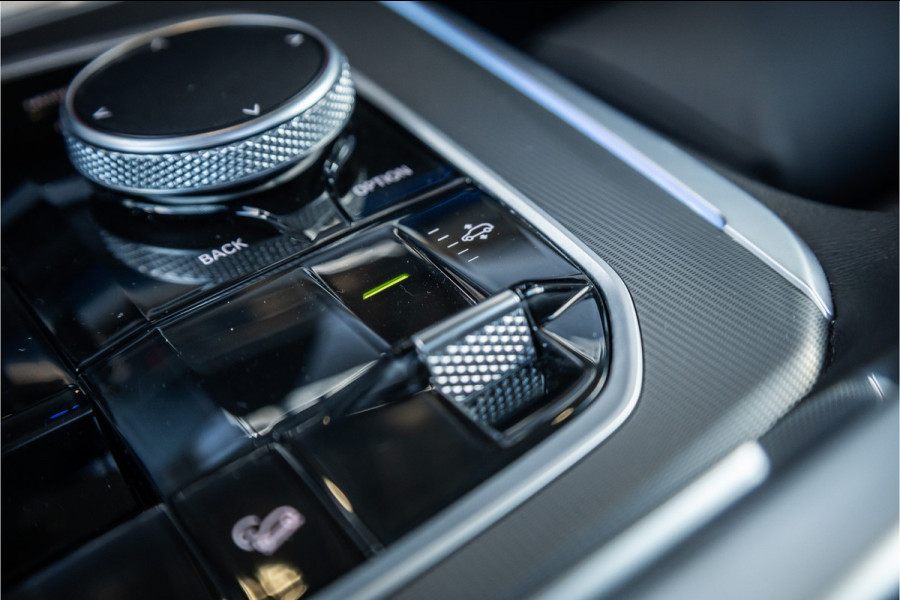 BMW X5 xDrive45e High Executive - M Sport | Panorama | Memory | Luchtvering | ACC