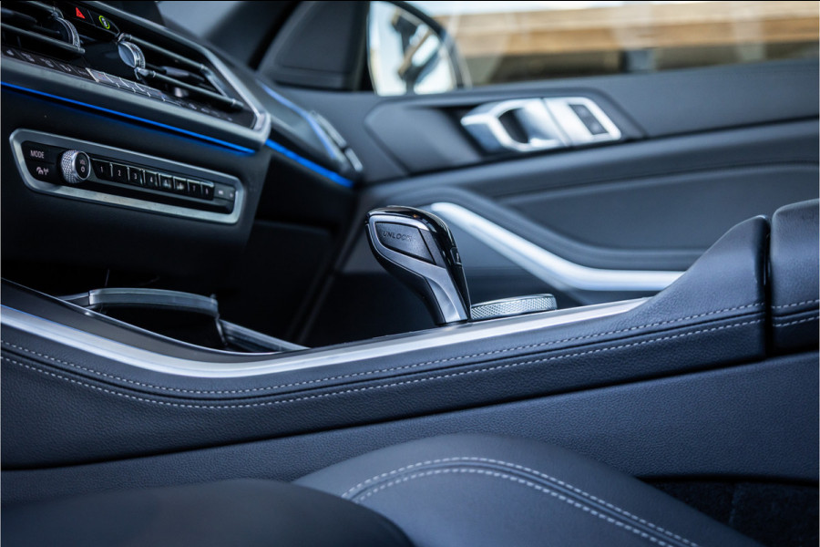 BMW X5 xDrive45e High Executive - M Sport | Panorama | Memory | Luchtvering | ACC