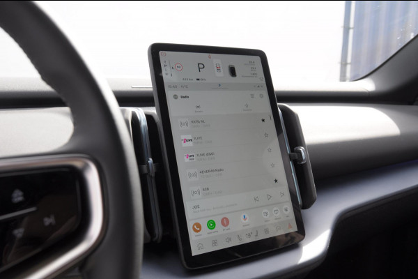 Volvo EX30 272PK Ext. Range Plus / Adaptieve Cruise Control/ Dodehoek Detectie / Parkeersensoren/ Achteruitrijcamera/ Warmtepomp/ Google Services/