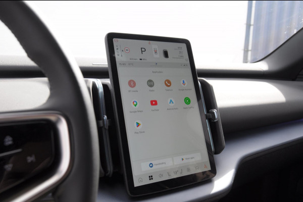 Volvo EX30 272PK Ext. Range Plus / Adaptieve Cruise Control/ Dodehoek Detectie / Parkeersensoren/ Achteruitrijcamera/ Warmtepomp/ Google Services/