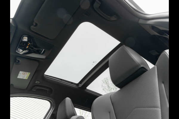 BMW X1 sDrive18i M-Sport Pro - Pano - Memoryzetel - Trekhaak - ACC - Head-Up - Harman Kardon