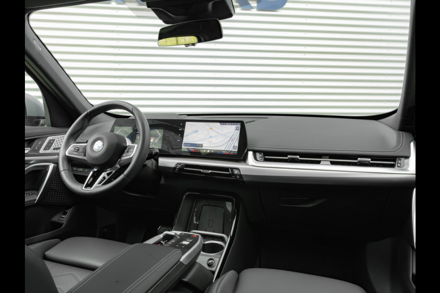 BMW X1 sDrive18i M-Sport Pro - Pano - Memoryzetel - Trekhaak - ACC - Head-Up - Harman Kardon