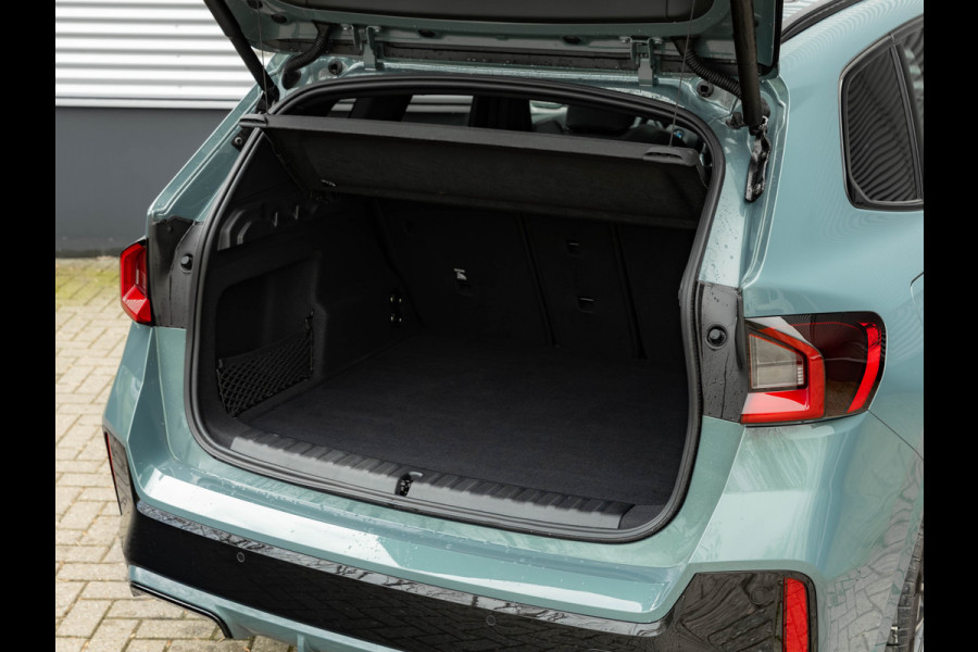 BMW X1 sDrive18i M-Sport Pro - Pano - Memoryzetel - Trekhaak - ACC - Head-Up - Harman Kardon