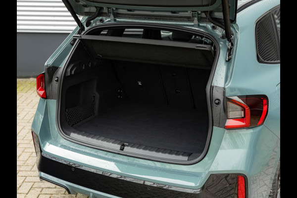 BMW X1 sDrive18i M-Sport Pro - Pano - Memoryzetel - Trekhaak - ACC - Head-Up - Harman Kardon