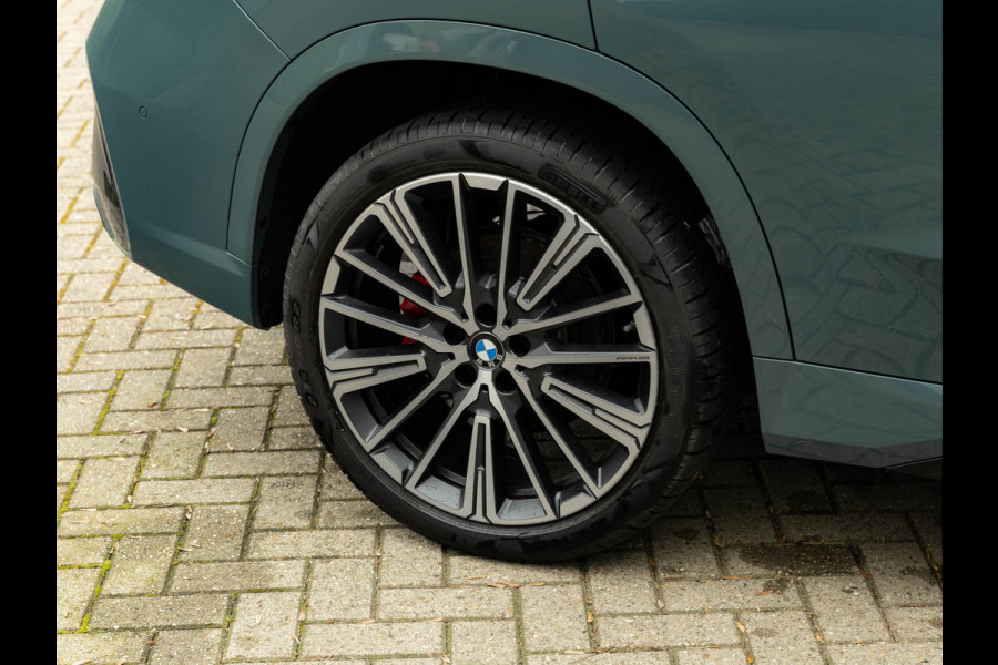 BMW X1 sDrive18i M-Sport Pro - Pano - Memoryzetel - Trekhaak - ACC - Head-Up - Harman Kardon