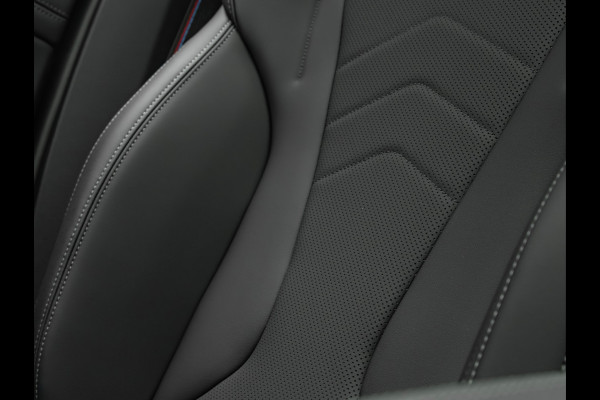 BMW X1 sDrive18i M-Sport Pro - Pano - Memoryzetel - Trekhaak - ACC - Head-Up - Harman Kardon