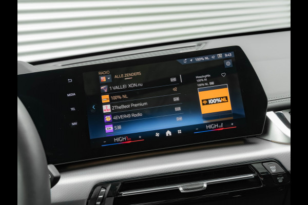 BMW X1 sDrive18i M-Sport Pro - Pano - Memoryzetel - Trekhaak - ACC - Head-Up - Harman Kardon