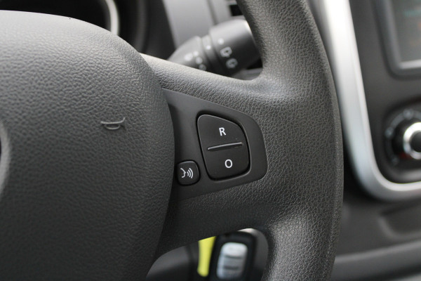 Renault Trafic Passenger 2.0 dCi 120 Grand Life 120pk 9 Zits - Prijs incl. BTW - Airco - Cruise - LED - Navi - Bluetooth - Rijklaar