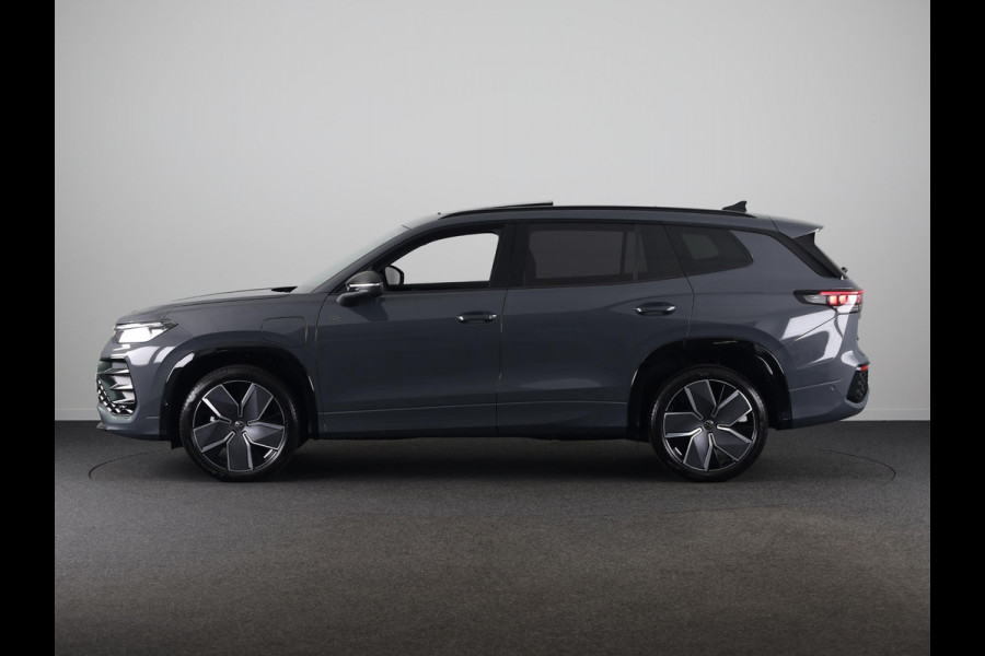 Volkswagen Tayron 1.5 eHybrid R-Line Edition 272 pk Automaat (DSG) |Verlengde garantie |  Navigatie | Panoramadak | Parkeersensoren (Park assist) | Achteruitrijcamera | Black Style pakket | R-Line |