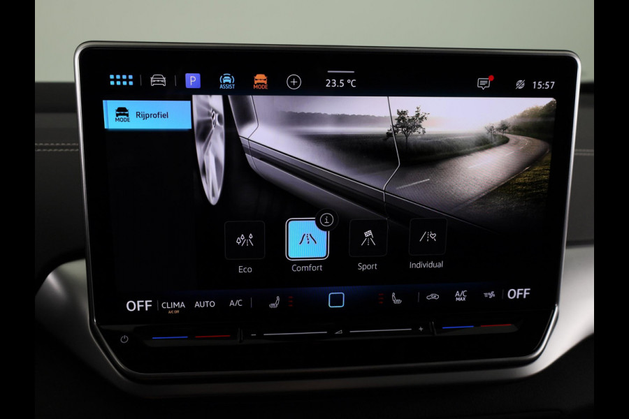 Volkswagen ID.5 Pro Business 77 kWh accu, 210 kW / 286 pk SUV Elek | 360 Camera | Led matrix | Navigatie | Elektrische Achterklep | Panoramdak | Stoelverwarming |