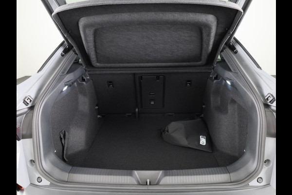 Volkswagen ID.5 Pro Business 77 kWh accu, 210 kW / 286 pk SUV Elek | 360 Camera | Led matrix | Navigatie | Elektrische Achterklep | Panoramdak | Stoelverwarming |