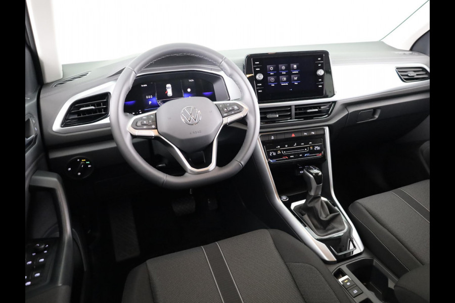 Volkswagen T-Roc Life Edition 1.5 110 kW / 150 pk TSI SUV 7 versn. | Verlengde garantie | Private lease vanaf € 699,- pm | Navigatie via App | Parkeersensoren (Park assist) | Achteruitrijcamera | Adaptieve cruise control |