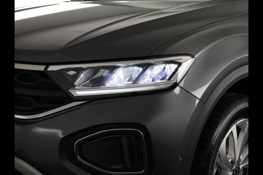 Volkswagen T-Roc Life Edition 1.5 110 kW / 150 pk TSI SUV 7 versn. | Verlengde garantie | Private lease vanaf € 699,- pm | Navigatie via App | Parkeersensoren (Park assist) | Achteruitrijcamera | Adaptieve cruise control |