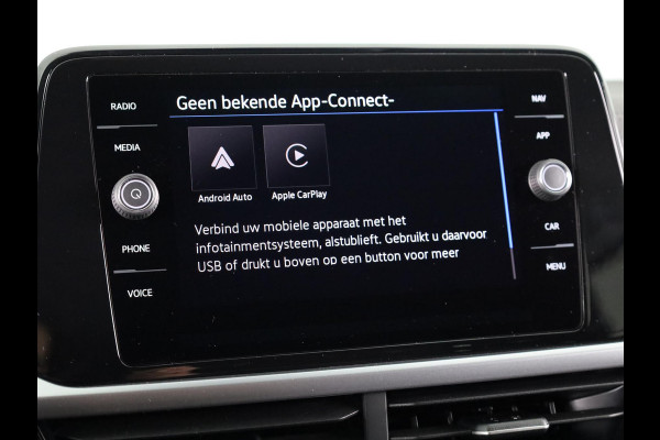 Volkswagen T-Roc Life Edition 1.5 110 kW / 150 pk TSI SUV 7 versn. | Verlengde garantie | Private lease vanaf € 699,- pm | Navigatie via App | Parkeersensoren (Park assist) | Achteruitrijcamera | Adaptieve cruise control |