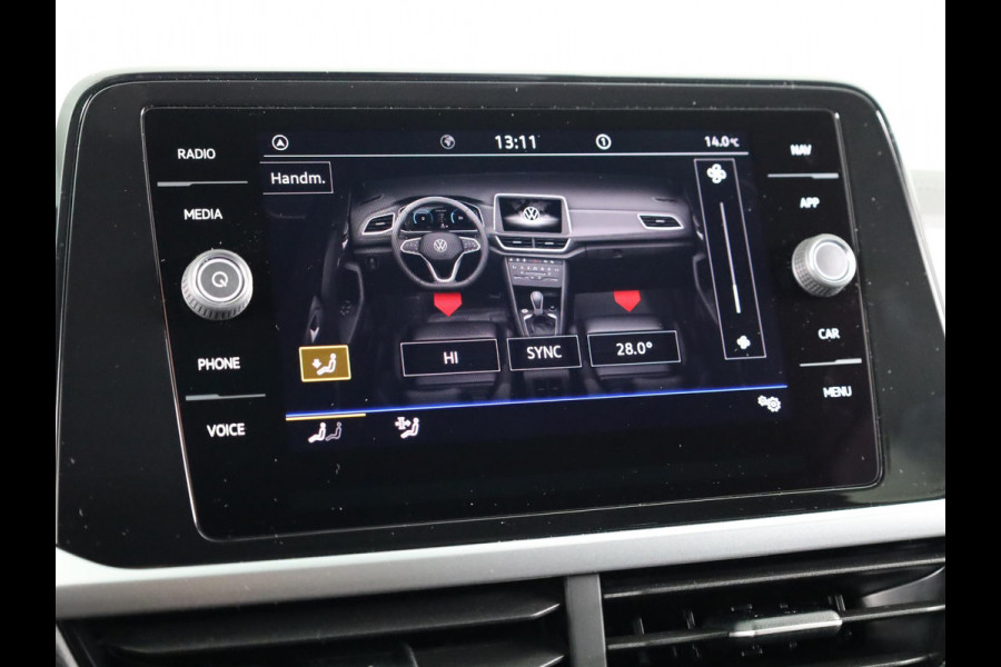 Volkswagen T-Roc Life Edition 1.5 110 kW / 150 pk TSI SUV 7 versn. | Verlengde garantie | Private lease vanaf € 699,- pm | Navigatie via App | Parkeersensoren (Park assist) | Achteruitrijcamera | Adaptieve cruise control |