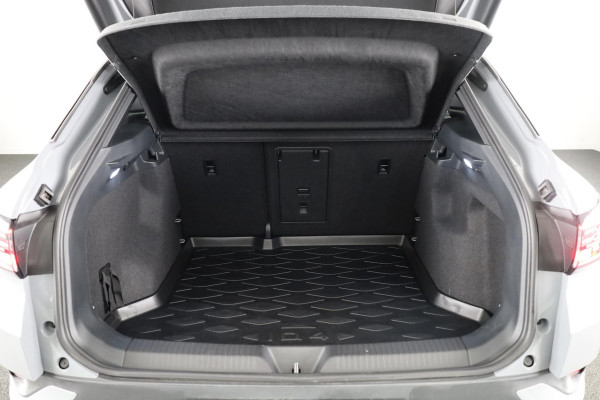 Volkswagen ID.4 Pro Business 77 kWh | Achteruitrijcamera | Led matrix | Navigatie | Elektrische Achterklep |