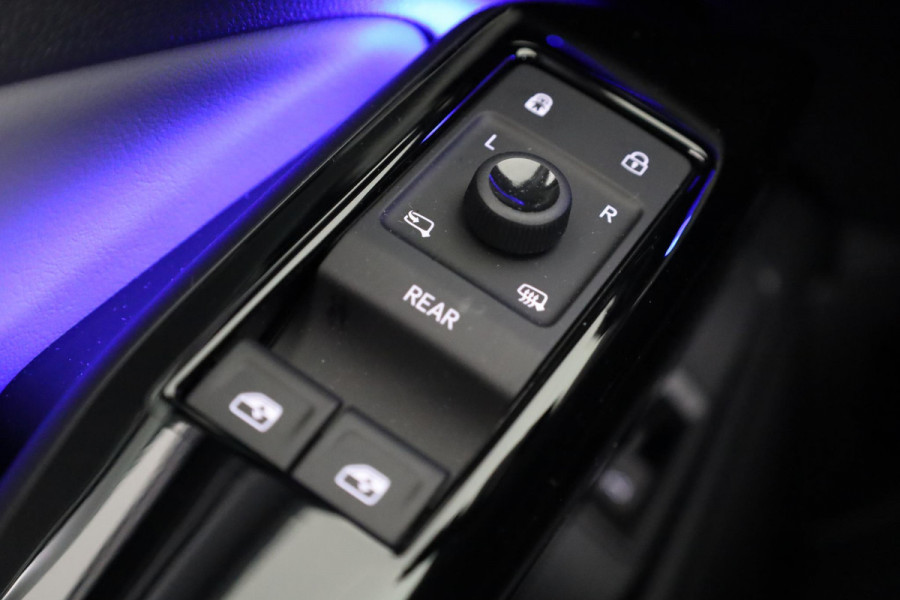 Volkswagen ID.4 Pro Business 77 kWh | Achteruitrijcamera | Led matrix | Navigatie | Elektrische Achterklep |