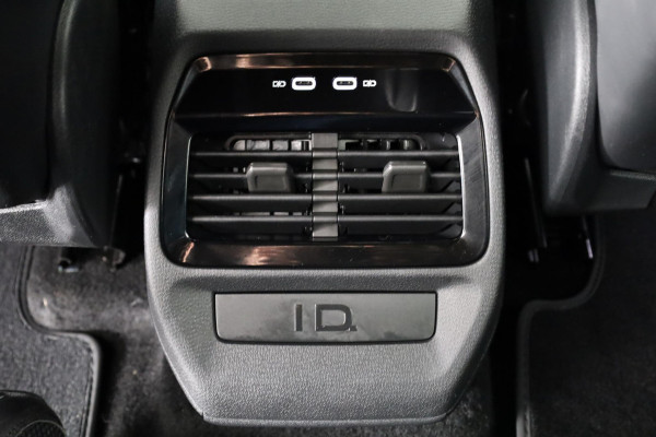 Volkswagen ID.4 Pro Business 77 kWh | Achteruitrijcamera | Led matrix | Navigatie | Elektrische Achterklep |