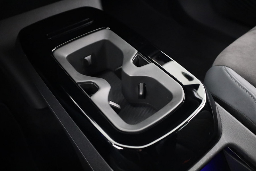 Volkswagen ID.4 Pro Business 77 kWh | Achteruitrijcamera | Led matrix | Navigatie | Elektrische Achterklep |