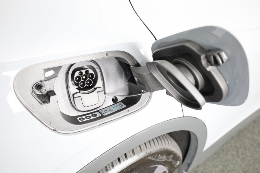 Volkswagen ID.4 Pro Business 77 kWh | Achteruitrijcamera | Led matrix | Navigatie | Elektrische Achterklep |