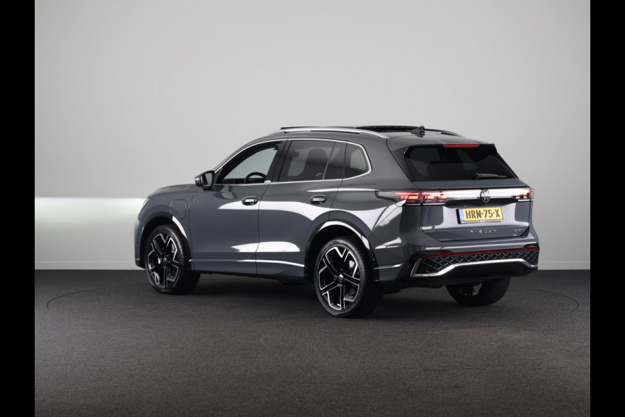 Volkswagen Tiguan 1.5 eHybrid R-Line Edition 204 PK PHEV | Panorama dak | Comfort pakket | Navigatie | Parkeer camera |