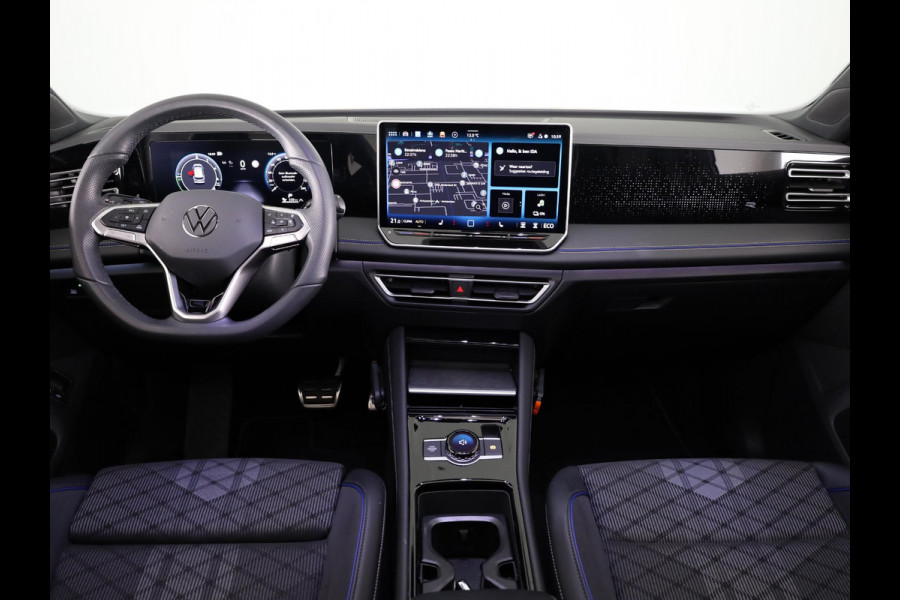 Volkswagen Tiguan 1.5 eHybrid R-Line Edition 204 PK PHEV | Panorama dak | Comfort pakket | Navigatie | Parkeer camera |