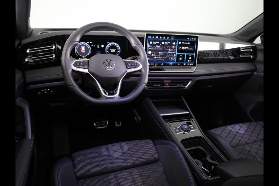 Volkswagen Tiguan 1.5 eHybrid R-Line Edition 204 PK PHEV | Panorama dak | Comfort pakket | Navigatie | Parkeer camera |