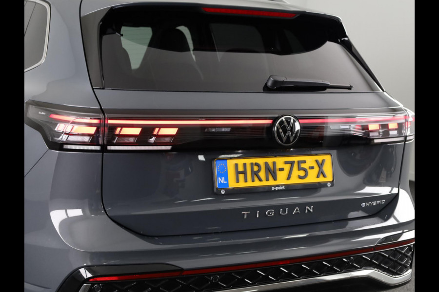 Volkswagen Tiguan 1.5 eHybrid R-Line Edition 204 PK PHEV | Panorama dak | Comfort pakket | Navigatie | Parkeer camera |