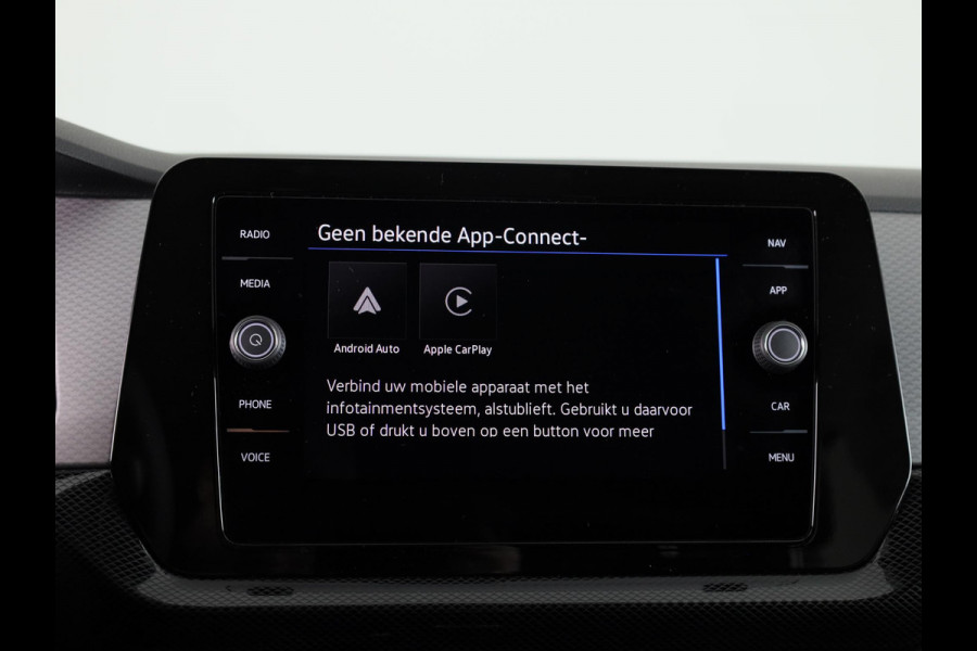 Volkswagen T-Cross 1.0 TSI Life Edition 95PK | Private lease vanaf € 559,- pm | Navigatie | Camera | Stoelverwarming | Climate Control |