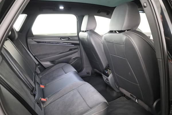 Volkswagen ID.7 Tourer Pro Limited Edition 77 kWh | Panoramadak | Head-Up Display | 360 Camera | Stoelverwarming |