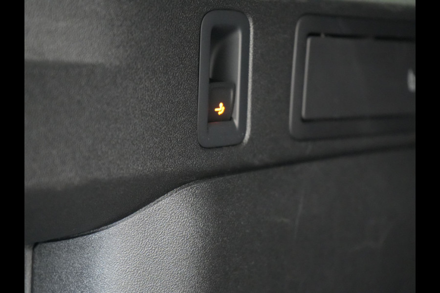 Volkswagen Tiguan 1.5 eHybrid Elegance PHEV 272pk Dealer O.H. | Trekhaak Af Fabriek | Adaptive Cruise | 360 Camera | Alcantara Sportstoelen Massage & Verwarmd | IQ Light | Stuur Verwarmd | Sfeerverlichting | Keyless | Blis | Virtual | Plug In Hybrid |