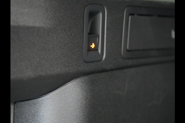 Volkswagen Tiguan 1.5 eHybrid Elegance PHEV 272pk Dealer O.H. | Trekhaak Af Fabriek | Adaptive Cruise | 360 Camera | Alcantara Sportstoelen Massage & Verwarmd | IQ Light | Stuur Verwarmd | Sfeerverlichting | Keyless | Blis | Virtual | Plug In Hybrid |