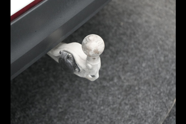 Volkswagen Tiguan 1.5 eHybrid Elegance PHEV 272pk Dealer O.H. | Trekhaak Af Fabriek | Adaptive Cruise | 360 Camera | Alcantara Sportstoelen Massage & Verwarmd | IQ Light | Stuur Verwarmd | Sfeerverlichting | Keyless | Blis | Virtual | Plug In Hybrid |