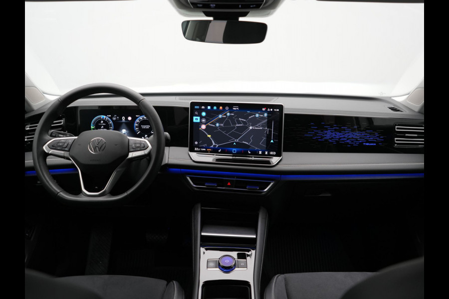 Volkswagen Tiguan 1.5 eHybrid Elegance PHEV 272pk Dealer O.H. | Trekhaak Af Fabriek | Adaptive Cruise | 360 Camera | Alcantara Sportstoelen Massage & Verwarmd | IQ Light | Stuur Verwarmd | Sfeerverlichting | Keyless | Blis | Virtual | Plug In Hybrid |