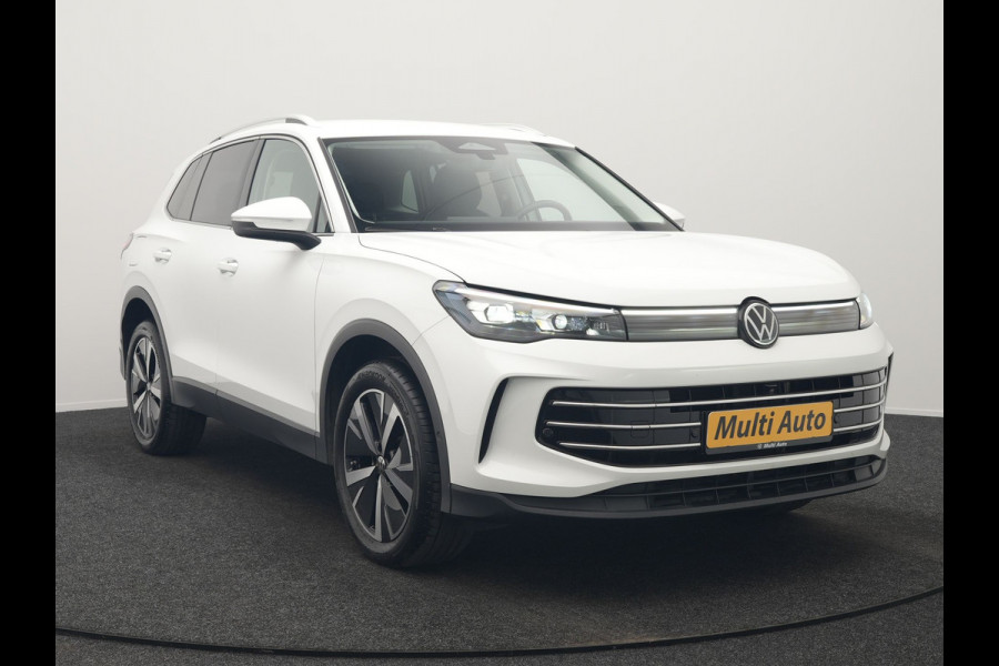 Volkswagen Tiguan 1.5 eHybrid Elegance PHEV 272pk Dealer O.H. | Trekhaak Af Fabriek | Adaptive Cruise | 360 Camera | Alcantara Sportstoelen Massage & Verwarmd | IQ Light | Stuur Verwarmd | Sfeerverlichting | Keyless | Blis | Virtual | Plug In Hybrid |