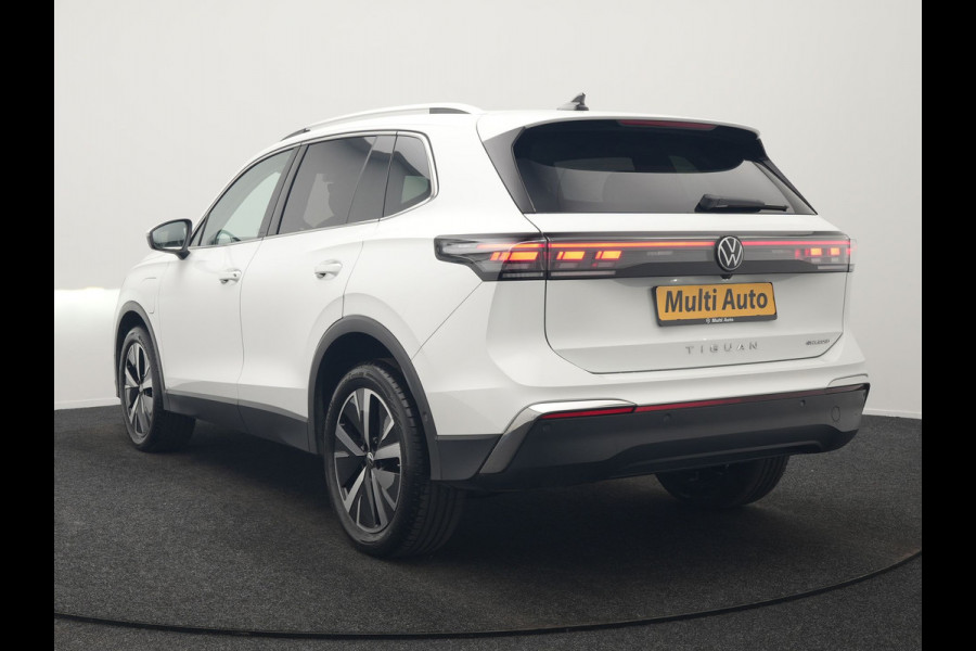 Volkswagen Tiguan 1.5 eHybrid Elegance PHEV 272pk Dealer O.H. | Trekhaak Af Fabriek | Adaptive Cruise | 360 Camera | Alcantara Sportstoelen Massage & Verwarmd | IQ Light | Stuur Verwarmd | Sfeerverlichting | Keyless | Blis | Virtual | Plug In Hybrid |