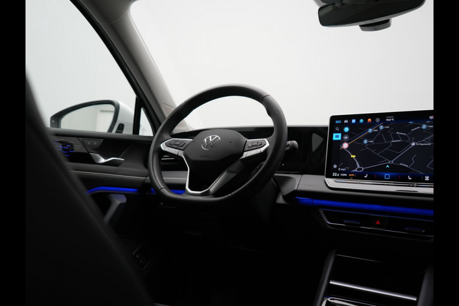 Volkswagen Tiguan 1.5 eHybrid Elegance PHEV 272pk Dealer O.H. | Trekhaak Af Fabriek | Adaptive Cruise | 360 Camera | Alcantara Sportstoelen Massage & Verwarmd | IQ Light | Stuur Verwarmd | Sfeerverlichting | Keyless | Blis | Virtual | Plug In Hybrid |