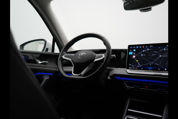 Volkswagen Tiguan 1.5 eHybrid Elegance PHEV 272pk Dealer O.H. | Trekhaak Af Fabriek | Adaptive Cruise | 360 Camera | Alcantara Sportstoelen Massage & Verwarmd | IQ Light | Stuur Verwarmd | Sfeerverlichting | Keyless | Blis | Virtual | Plug In Hybrid |