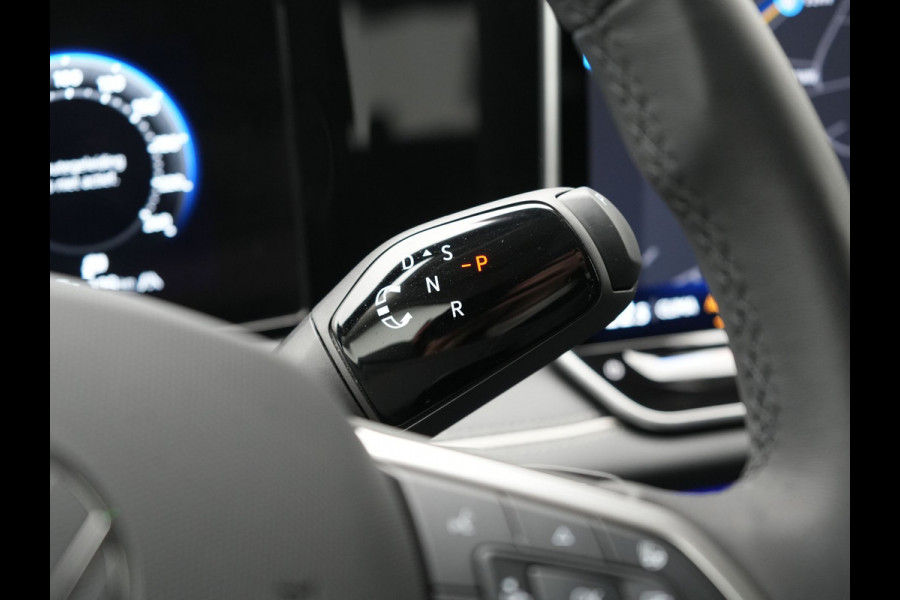 Volkswagen Tiguan 1.5 eHybrid Elegance PHEV 272pk Dealer O.H. | Trekhaak Af Fabriek | Adaptive Cruise | 360 Camera | Alcantara Sportstoelen Massage & Verwarmd | IQ Light | Stuur Verwarmd | Sfeerverlichting | Keyless | Blis | Virtual | Plug In Hybrid |