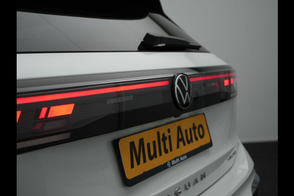 Volkswagen Tiguan 1.5 eHybrid Elegance PHEV 272pk Dealer O.H. | Trekhaak Af Fabriek | Adaptive Cruise | 360 Camera | Alcantara Sportstoelen Massage & Verwarmd | IQ Light | Stuur Verwarmd | Sfeerverlichting | Keyless | Blis | Virtual | Plug In Hybrid |
